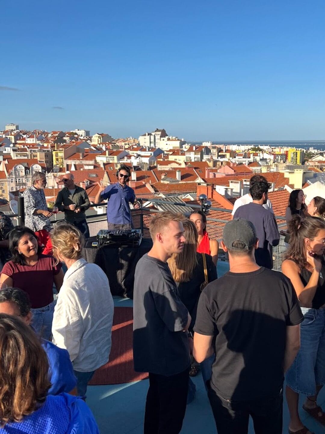 Featured image for 16/07 • Rooftop Happy Hour